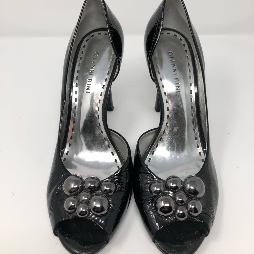 Shoes - Picture 2 of 4